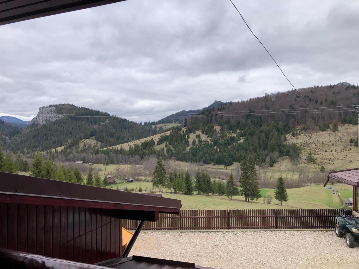 Pensiunea Hasmas Lacul Roşu Exterior foto