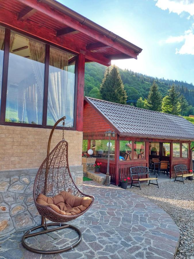 Pensiunea Hasmas Lacul Roşu Exterior foto