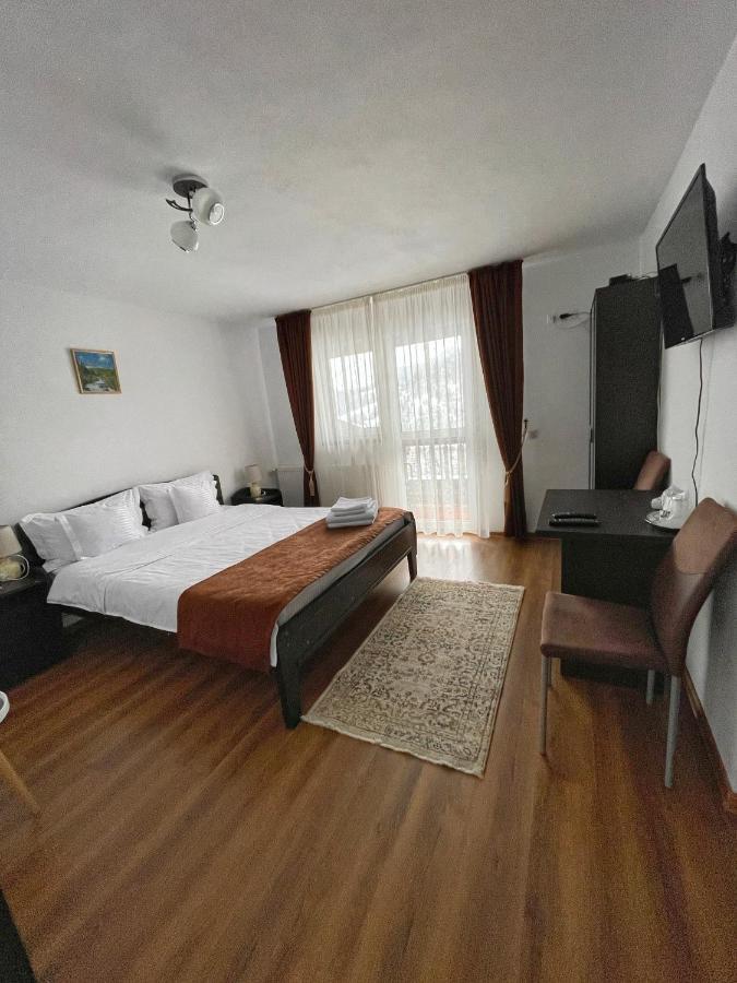 Pensiunea Hasmas Lacul Roşu Exterior foto